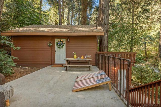 625 Cottage Grove Rd, Lake Arrowhead, CA 92352