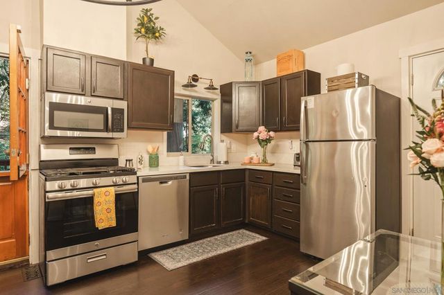 625 Cottage Grove Rd, Lake Arrowhead, CA 92352