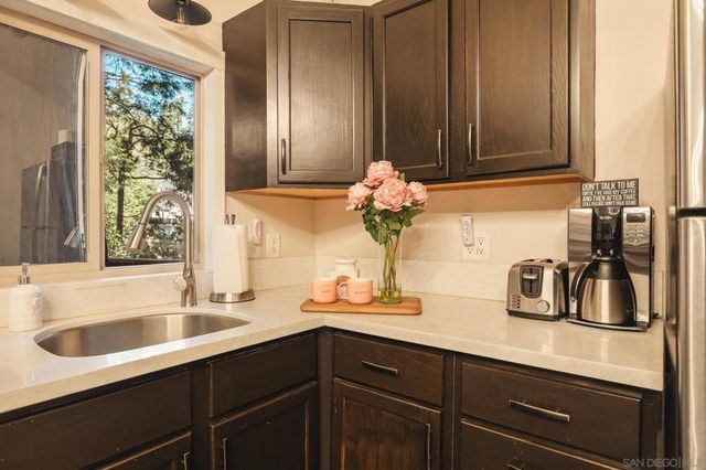 625 Cottage Grove Rd, Lake Arrowhead, CA 92352