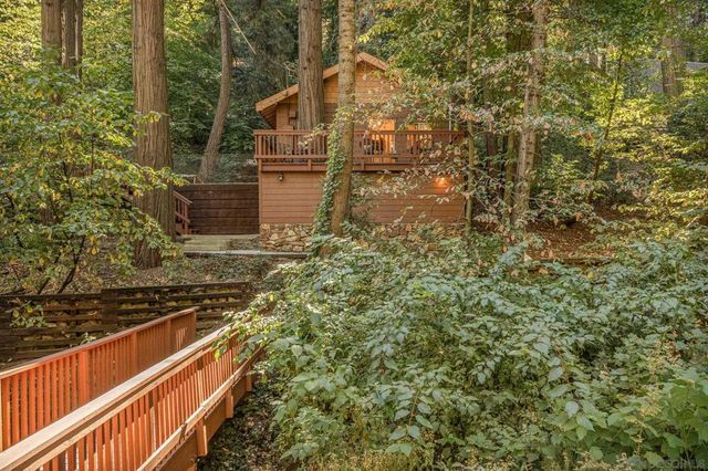 625 Cottage Grove Rd, Lake Arrowhead, CA 92352