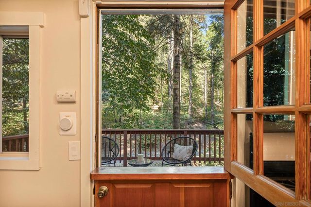625 Cottage Grove Rd, Lake Arrowhead, CA 92352