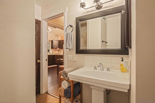 625 Cottage Grove Rd, Lake Arrowhead, CA 92352