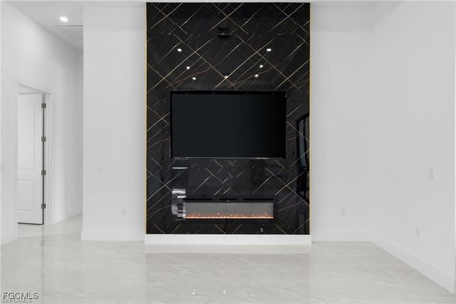 2013 SW 37th TER, Cape Coral, FL 33914