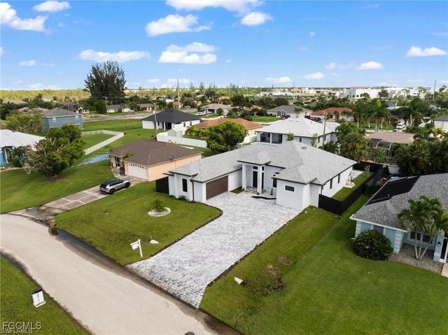 2013 SW 37th TER, Cape Coral, FL 33914