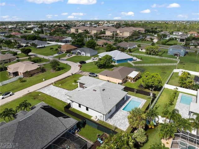 2013 SW 37th TER, Cape Coral, FL 33914