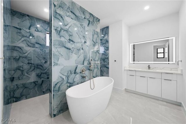 2013 SW 37th TER, Cape Coral, FL 33914