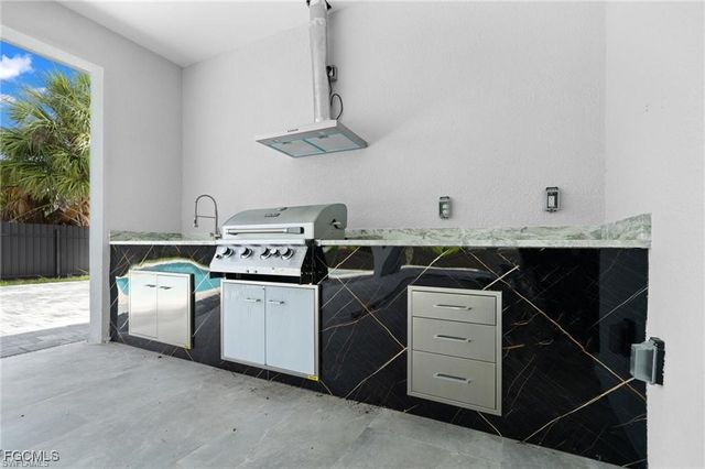 2013 SW 37th TER, Cape Coral, FL 33914