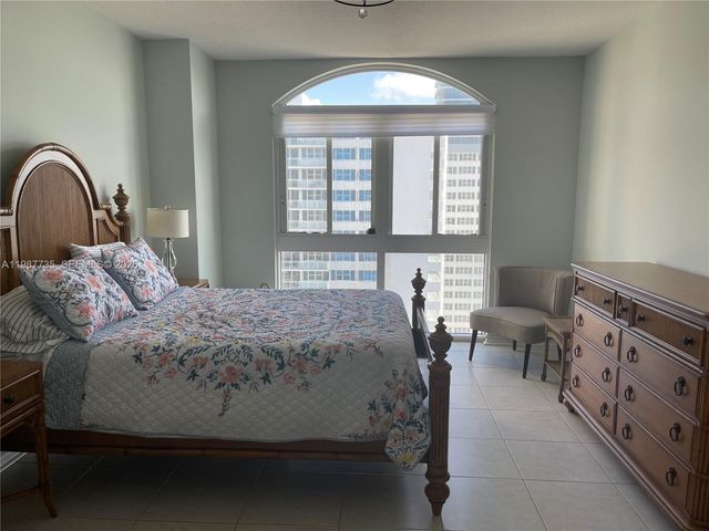 2080 S Ocean Dr PH4, Hallandale Beach, FL 33009