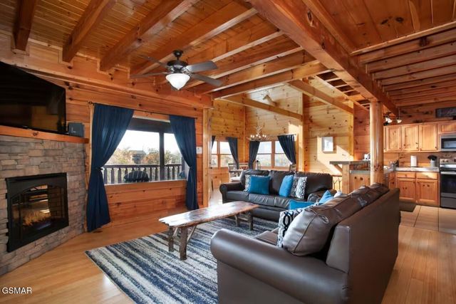 1091 Towering Oaks Drive, Sevierville, TN 37876