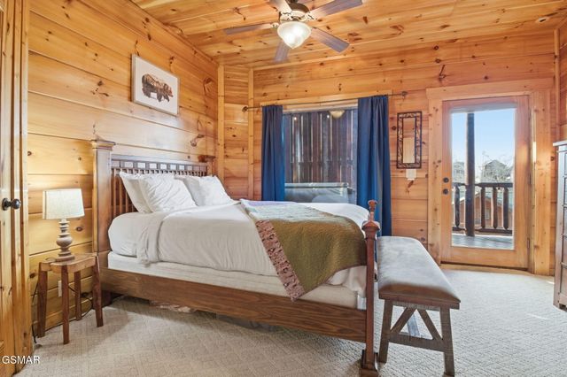 1091 Towering Oaks Drive, Sevierville, TN 37876