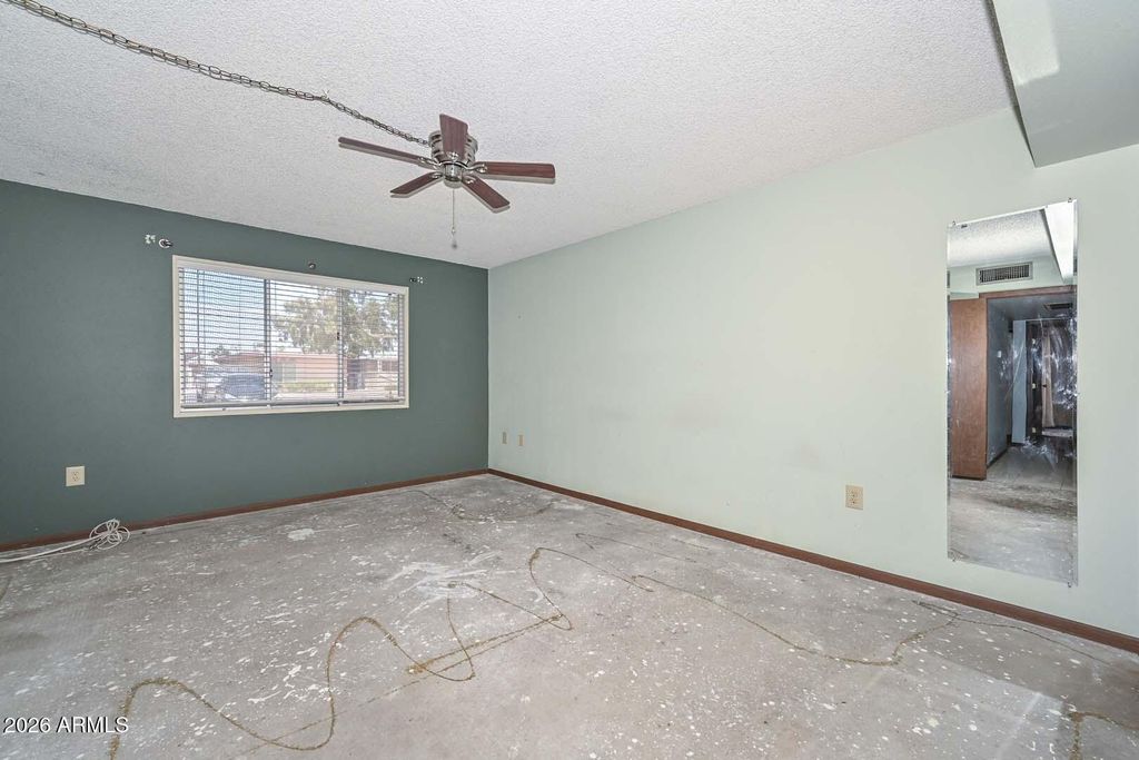 Image 24 of property listing at 13208 N 98TH Avenue Q, Sun City, AZ 85351