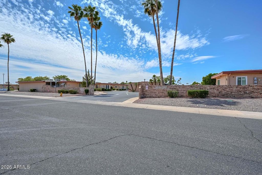 Image 3 of property listing at 13208 N 98TH Avenue Q, Sun City, AZ 85351