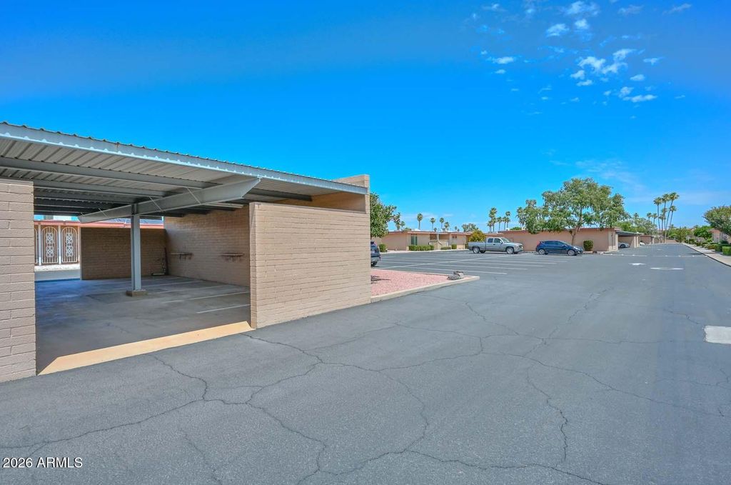 Image 38 of property listing at 13208 N 98TH Avenue Q, Sun City, AZ 85351