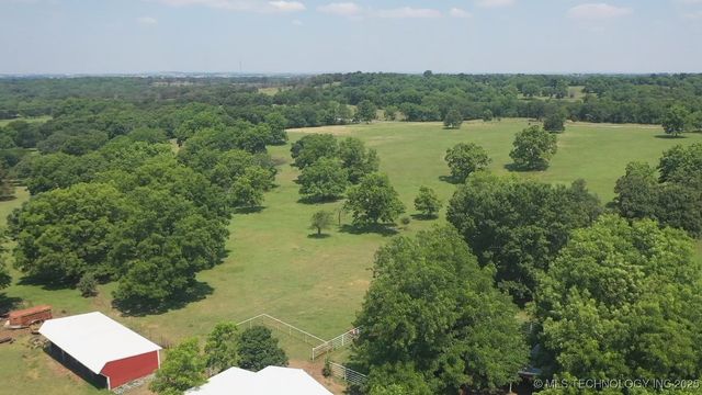 66235 S 320 Road, Chouteau, OK 74337