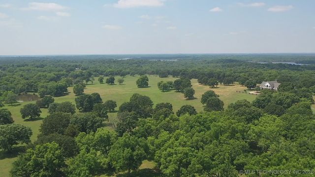 66235 S 320 Road, Chouteau, OK 74337