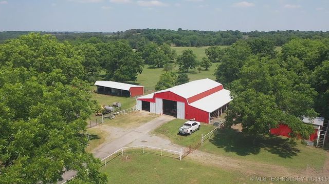 66235 S 320 Road, Chouteau, OK 74337