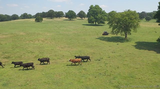 66235 S 320 Road, Chouteau, OK 74337