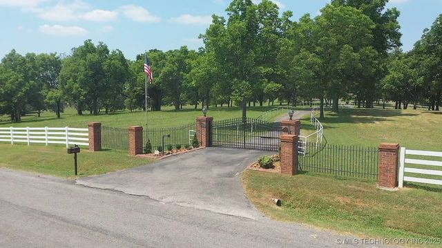 66235 S 320 Road, Chouteau, OK 74337