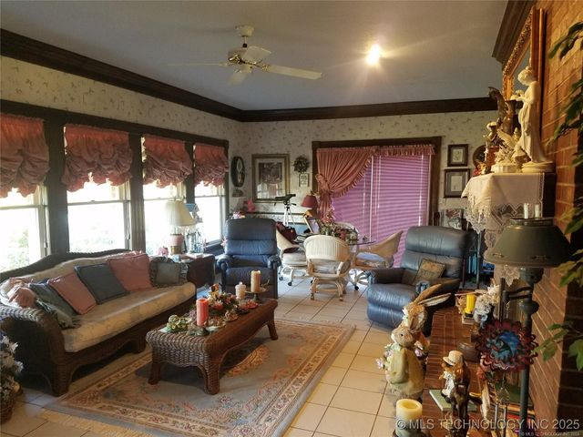 66235 S 320 Road, Chouteau, OK 74337