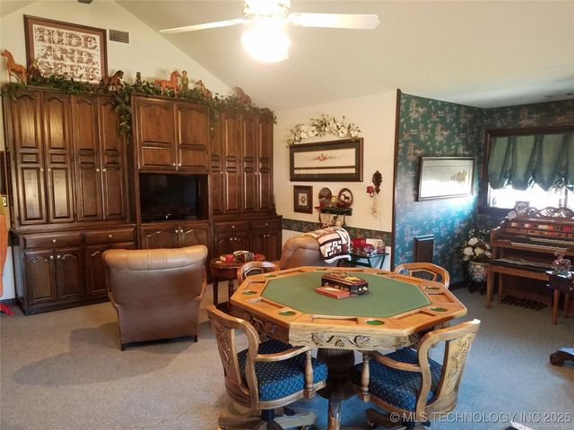 66235 S 320 Road, Chouteau, OK 74337