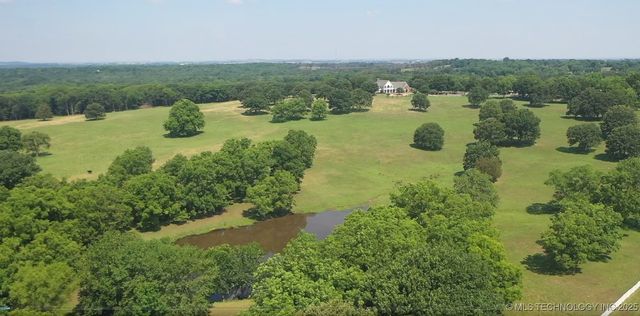 66235 S 320 Road, Chouteau, OK 74337