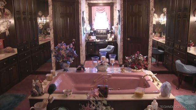 66235 S 320 Road, Chouteau, OK 74337