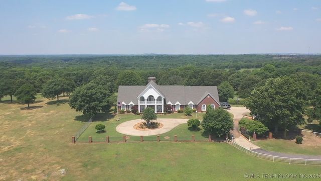 66235 S 320 Road, Chouteau, OK 74337