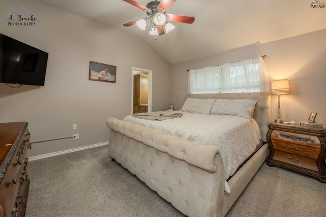 1220 NEWMAN AVENUE, Iowa Park, TX 76367