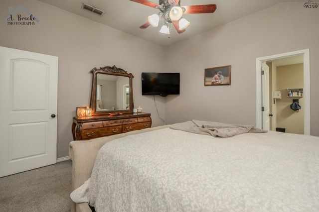 1220 NEWMAN AVENUE, Iowa Park, TX 76367