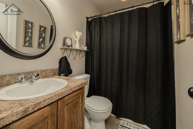 1220 NEWMAN AVENUE, Iowa Park, TX 76367