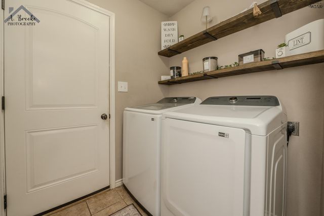 1220 NEWMAN AVENUE, Iowa Park, TX 76367