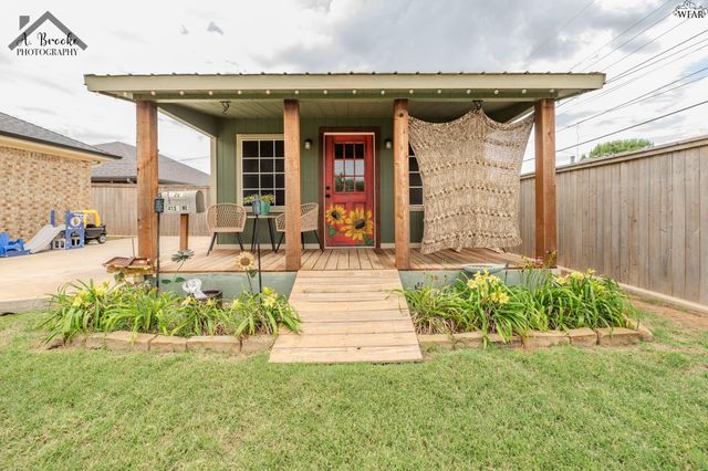 1220 NEWMAN AVENUE, Iowa Park, TX 76367