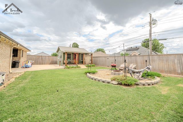1220 NEWMAN AVENUE, Iowa Park, TX 76367