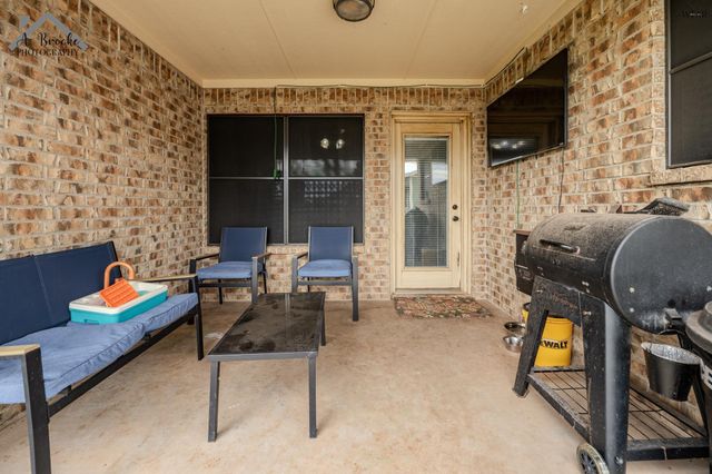 1220 NEWMAN AVENUE, Iowa Park, TX 76367