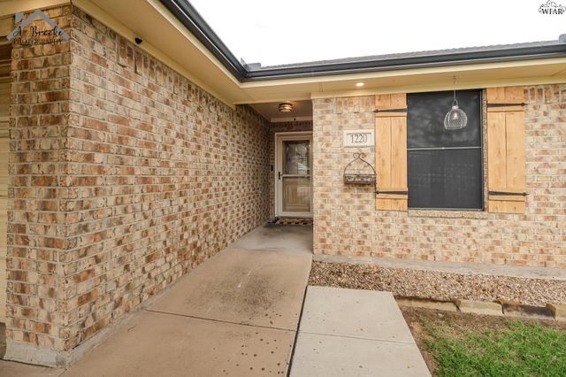 1220 NEWMAN AVENUE, Iowa Park, TX 76367