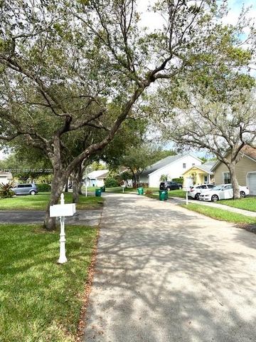 14962 SW 143rd Ct 14962, Miami, FL 33186