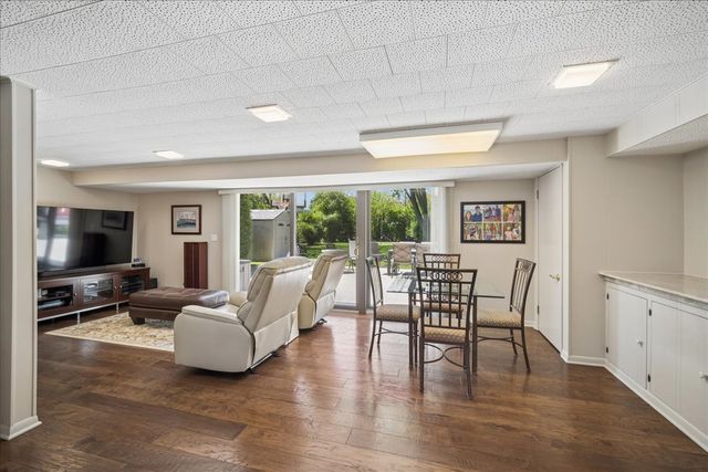 323 Vine Street, Wilmette, IL 60091