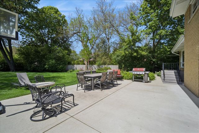 323 Vine Street, Wilmette, IL 60091