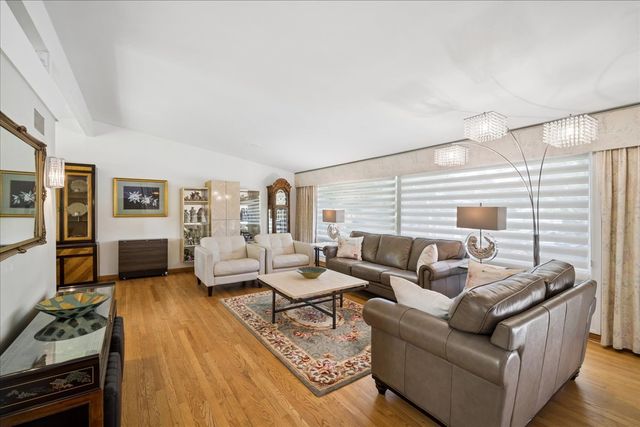 323 Vine Street, Wilmette, IL 60091
