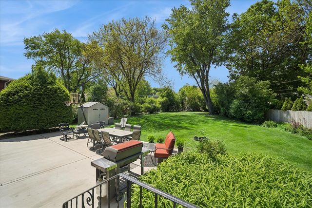 323 Vine Street, Wilmette, IL 60091