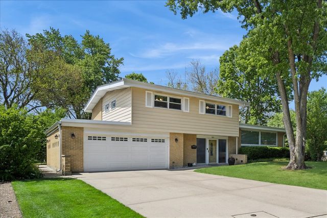 323 Vine Street, Wilmette, IL 60091