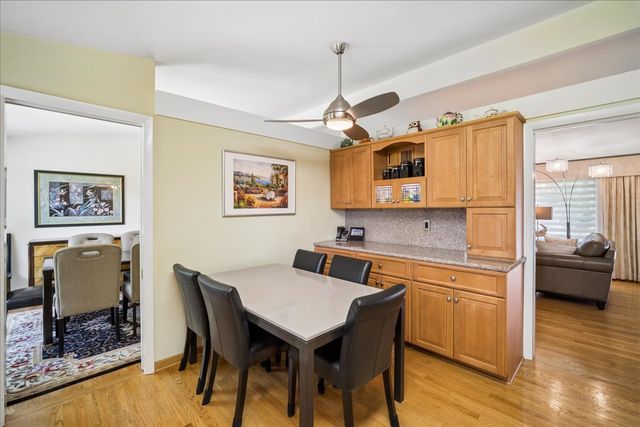 323 Vine Street, Wilmette, IL 60091