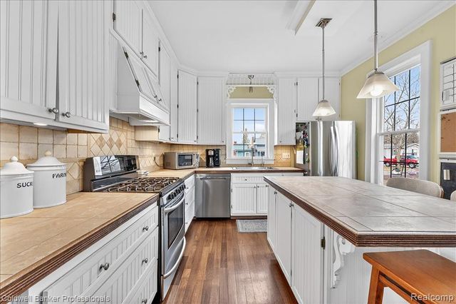 205 S Lake Pleasant Road, Attica, MI 48412