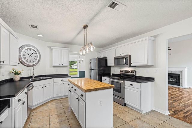 8522 Southern Oak Court, Mobile, AL 36695