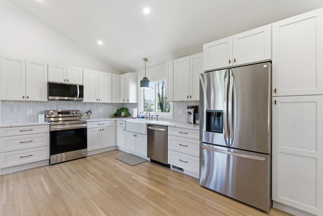 2820 Donna Hill Dr, Nashville, TN 37214