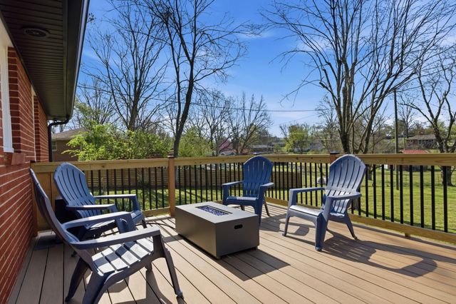 2820 Donna Hill Dr, Nashville, TN 37214