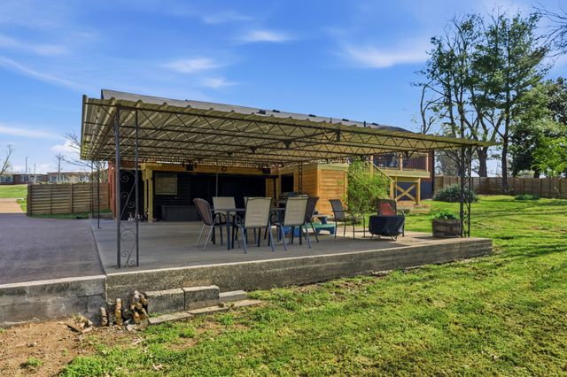 2820 Donna Hill Dr, Nashville, TN 37214