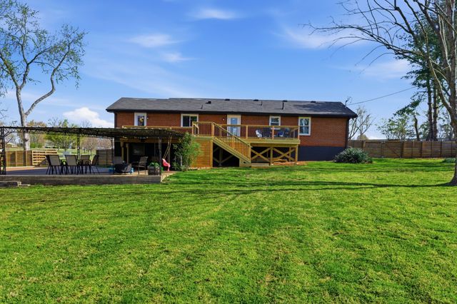 2820 Donna Hill Dr, Nashville, TN 37214