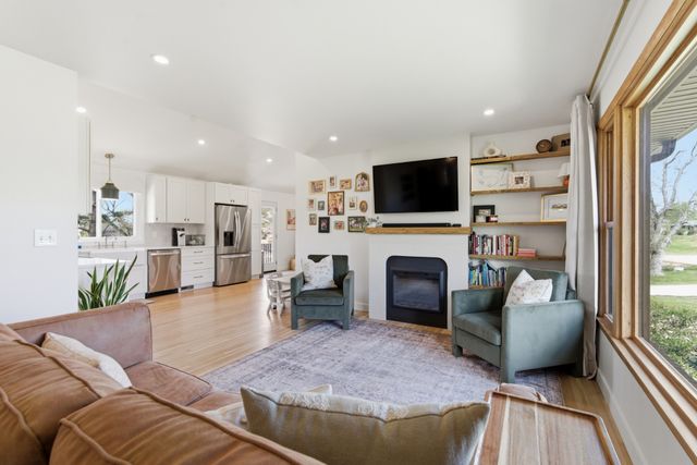 2820 Donna Hill Dr, Nashville, TN 37214