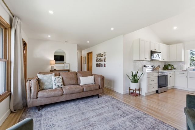 2820 Donna Hill Dr, Nashville, TN 37214